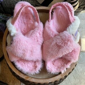 Kuailu Pink Fuzzy Slippers 9